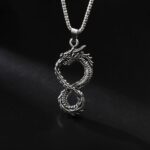 Collier du dragon Ouroboros argenté