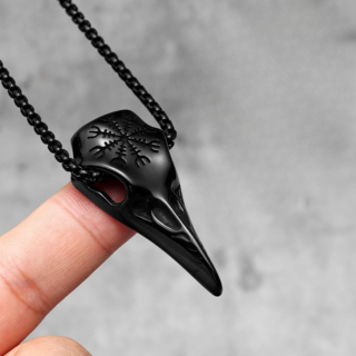 Collier viking crâne de corbeau noir