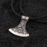 Pendentif viking Hache du Voyageur