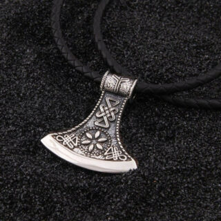 Pendentif viking Hache du Voyageur
